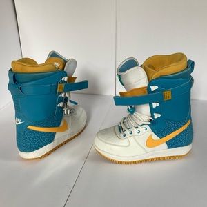 Rare Nike Dead Stock Zoom Force 1 snowboard boots